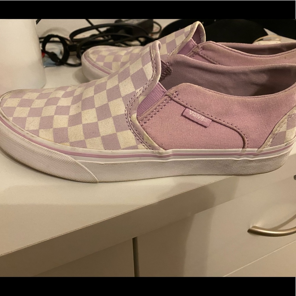 Women’s lavender checkered slip on Vans
